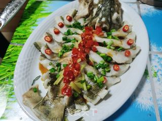 清蒸鲈鱼的做法步骤:8