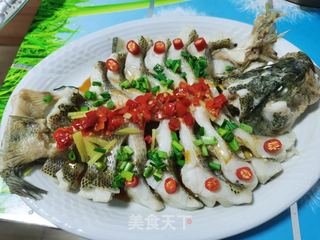 清蒸鲈鱼的做法步骤:9