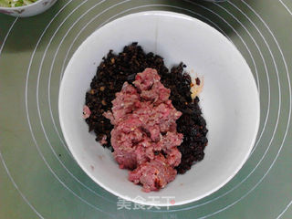 香辣豆豉蘑菇牛肉黑全麦包子的做法步骤:5