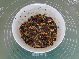 香辣豆豉蘑菇牛肉黑全麦包子的做法步骤:7