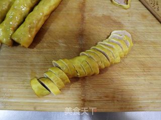 熏豆腐皮肉卷(烤肠味)年夜饭❗️宴客荤凉菜❗️的做法步骤:15