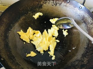 西葫芦木耳炒鸡蛋的做法步骤：3