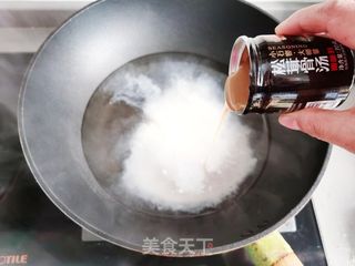 汤鲜味美的青菜鸡蛋猪肉汤的做法步骤:2