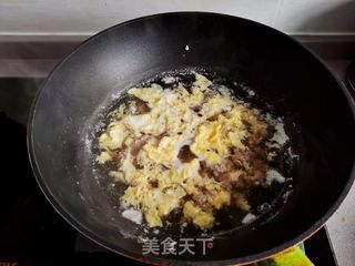 汤鲜味美的青菜鸡蛋猪肉汤的做法步骤:4