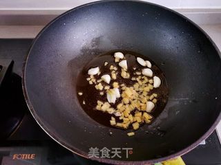 酱香浓郁的红烧鸡翅的做法步骤:5