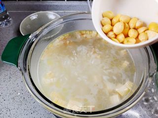 白果腐竹粥的做法步骤:4