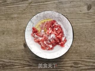 蒜苔炒羊肉的做法步骤：2