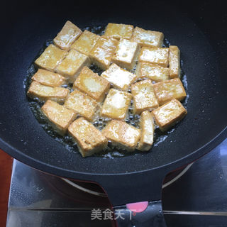 白菜豆腐炖马肠的做法步骤：4