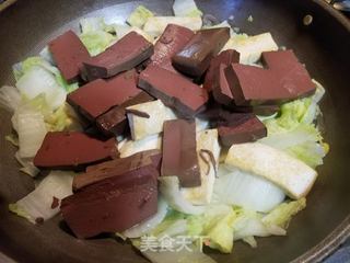 白菜鸭血炖粉条的做法步骤:10