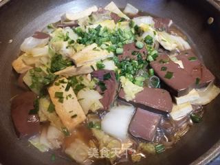 白菜鸭血炖粉条的做法步骤:12