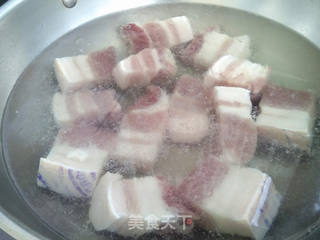 红烧五花肉 的做法步骤:2