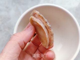 鲍鱼小土豆烧虾球的做法步骤:2