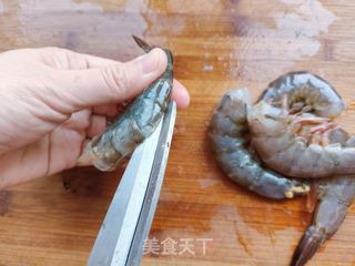 鲍鱼小土豆烧虾球的做法步骤:7