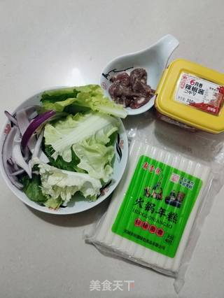 辣白菜肉丝年糕汤的做法步骤：1