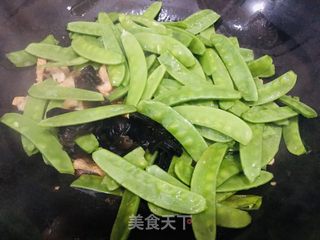 小炒荷兰豆的做法步骤：5