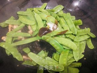 小炒荷兰豆的做法步骤：6