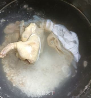 “一碗热粥”薏米鹌鹑粥的做法步骤:8