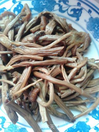 干烧茶树菇的做法步骤:2