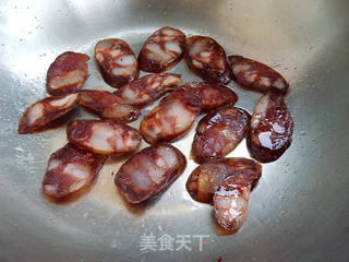 腊肠炒荷兰豆的做法步骤:5