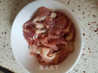 莴笋炒肉片的做法步骤:3
