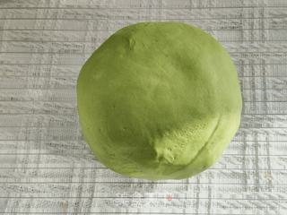 肉松菠菜奶香花卷,口感与颜值并存的做法步骤:3