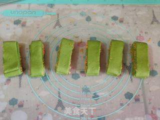 肉松菠菜奶香花卷,口感与颜值并存的做法步骤:7