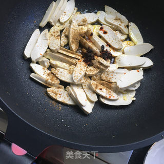 孜然炒豆干的做法步骤：4