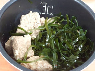 排骨炖海带黄豆的做法步骤:6