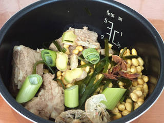 排骨炖海带黄豆的做法步骤:8