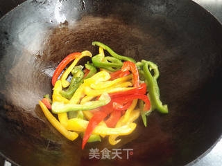 彩椒鱿鱼的做法步骤:4