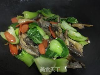 平菇炒油菜的做法步骤：9