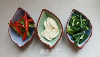 鸡蛋炒粉条的做法步骤:2