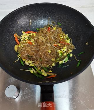 鸡蛋炒粉条的做法步骤:10