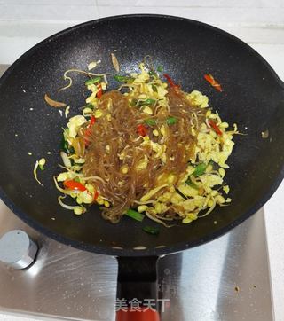 鸡蛋炒粉条的做法步骤:12