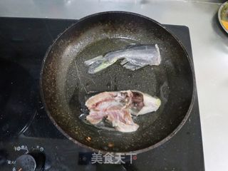 儿童餐之番茄鱼汤面❤️营养鲜美,开胃补钙的做法步骤:2