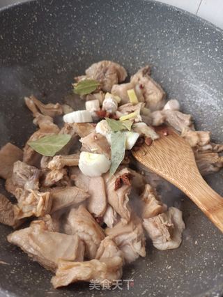 萝卜干烧羊肉的做法步骤:11
