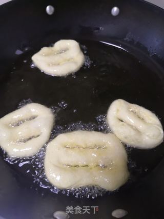 炸油饼的做法步骤:12