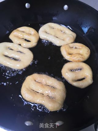 炸油饼的做法步骤:13