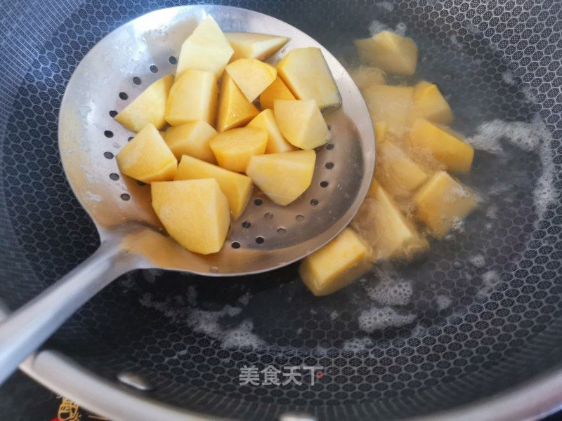 拔丝蜜红薯的做法步骤:2