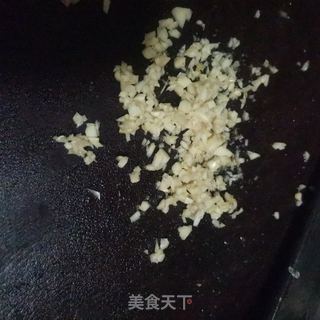 西兰花炒黑椒牛肉粒的做法步骤：4