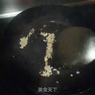 西兰花炒黑椒牛肉粒的做法步骤：8