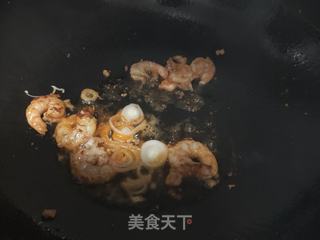 西葫芦虾仁炒鸡蛋的做法步骤:6