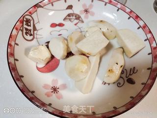 排骨焖芋头的做法步骤:2