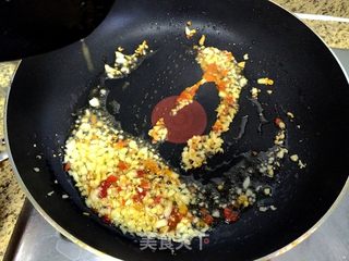 剁椒蒜蓉粉丝蒸扇贝的做法步骤:4
