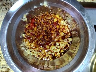 剁椒蒜蓉粉丝蒸扇贝的做法步骤:6