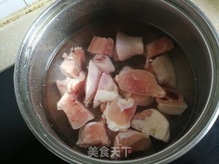 毛芋炖鸡肉的做法步骤：2