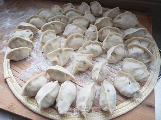 油菜鸡蛋馅饺子的做法步骤:9