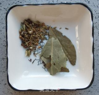 土豆炖牛腩的做法步骤:3