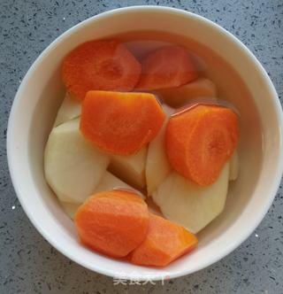 土豆炖牛腩的做法步骤:4