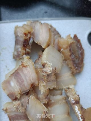 皱皮椒炒腊肉的做法步骤:2
